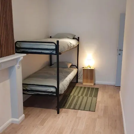 Center Duplex Apartment *